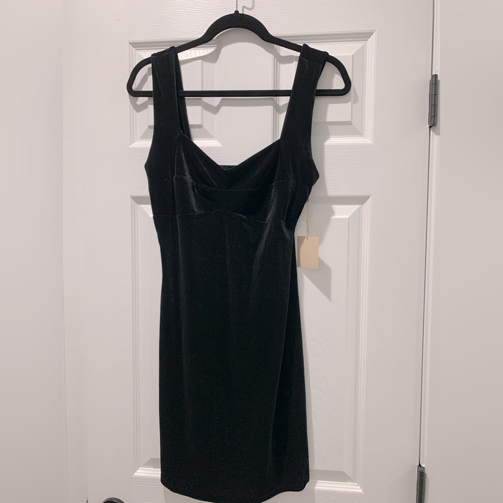 Forever 21 Black Velvet Mini Dress 🖤 size Large